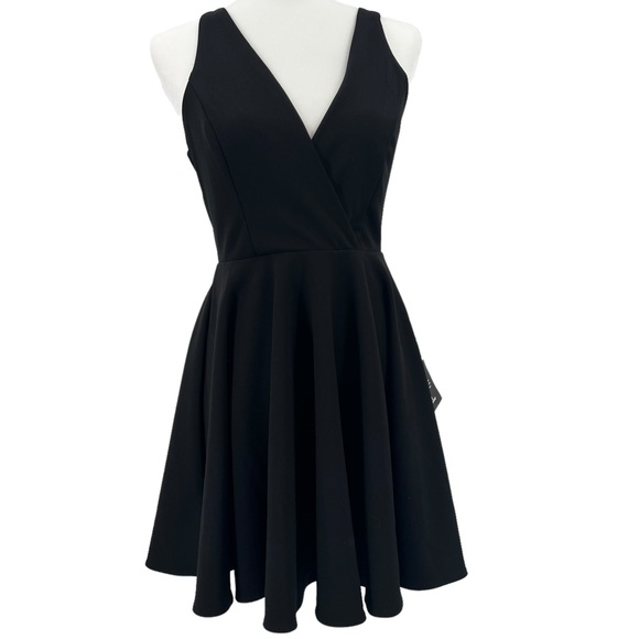NWT LuLus Black Wonder Whirl Black Twist Back V-neck Skater Dress Women's Size S - Picture 3 of 16